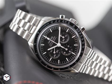 omega speedmaster features|omega speedmaster professional reviews.